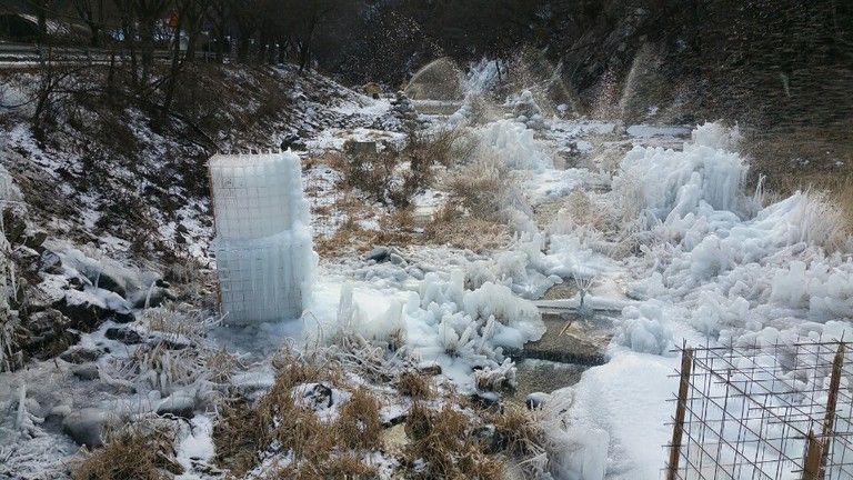 계곡얼음